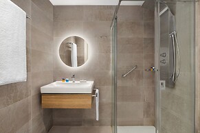 Seaview Residence with pool