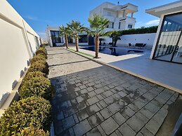 La Mirage Group Villas