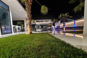 La Mirage Group Villas