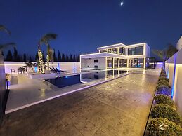 La Mirage Group Villas