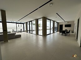 La Mirage Group Villas