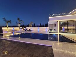 La Mirage Group Villas