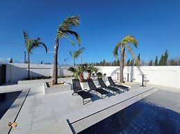 La Mirage Group Villas