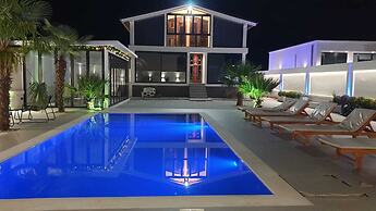 La Mirage Group Villas