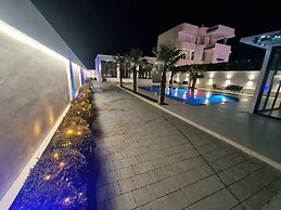 La Mirage Group Villas