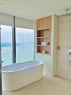 The Sea Halong Bay Managed By Class M