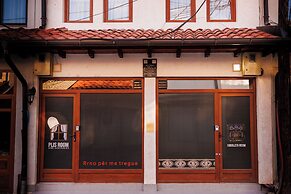 Plis Room - Old Bazaar