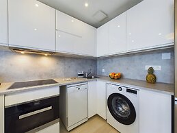 Apartment With Parking Gdynia by Renters