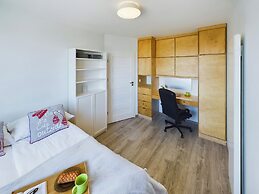 Apartment With Parking Gdynia by Renters