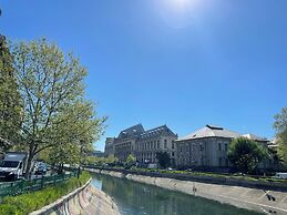 Tower Old City Apartment