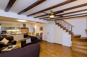 Apartment Maru Prestige