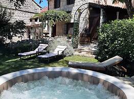 Authentic Stone House Lola