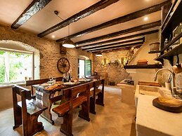 Authentic Stone House Lola