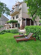 Authentic Stone House Lola