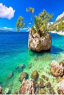 Authentic Stone House Lola