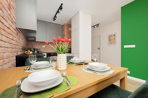 Green Apartment with Parking by Renters