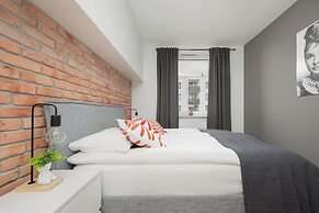 Green Apartment with Parking by Renters