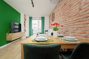 Green Apartment with Parking by Renters