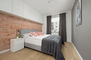 Green Apartment with Parking by Renters