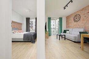 Green Apartment with Parking by Renters