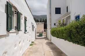 Parikia's Urban Oasis