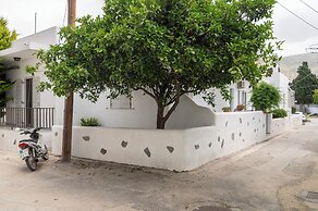 Parikia's Urban Oasis