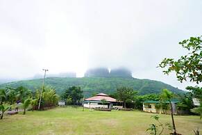 Twin Mountain Resort