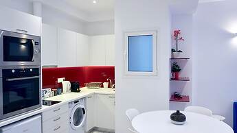 Central Bright Apt in Athens near Metro