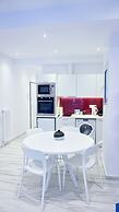 Central Bright Apt in Athens near Metro