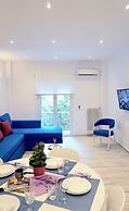 Central Bright Apt in Athens near Metro