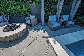 Amazing Disneyland Spa Pool Villa