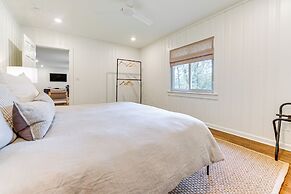 Palmetto Cottage w/ Fire Pit, Game Table + More!