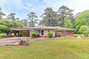 Palmetto Cottage w/ Fire Pit, Game Table + More!