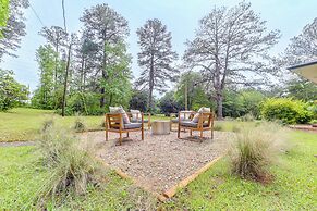 Palmetto Cottage w/ Fire Pit, Game Table + More!