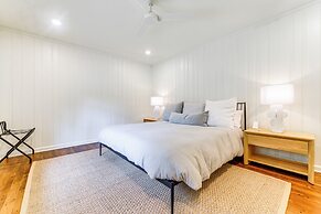 Palmetto Cottage w/ Fire Pit, Game Table + More!