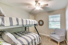 Private Dock & Fire Pit: Cedar Creek Reservoir Gem