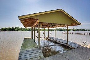 Private Dock & Fire Pit: Cedar Creek Reservoir Gem