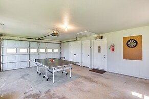 Private Dock & Fire Pit: Cedar Creek Reservoir Gem