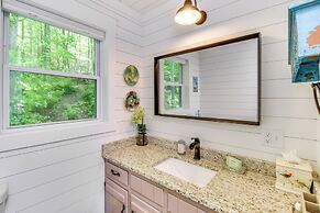 Mountain Escape w/ Gas Grill Near Lake Burton!