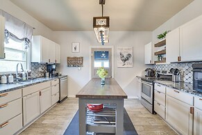 Modern Casselton Vacation Rental: 22 Mi to Fargo!
