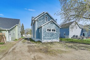 Modern Casselton Vacation Rental: 22 Mi to Fargo!