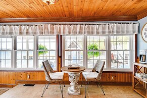 Waterfront Romulus Getaway w/ Private Dock!