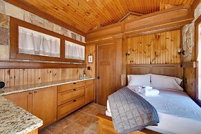 Waterfront Romulus Getaway w/ Private Dock!