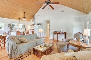 Charming Lawley Cottage: Deck, Fire Pit & Yard!