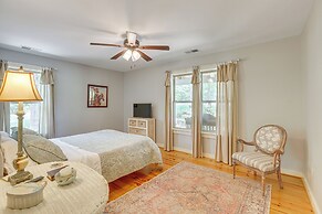Charming Lawley Cottage: Deck, Fire Pit & Yard!