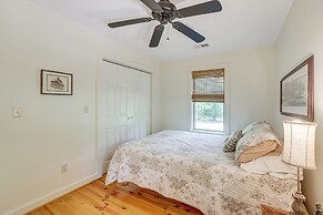 Charming Lawley Cottage: Deck, Fire Pit & Yard!