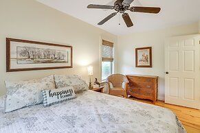 Charming Lawley Cottage: Deck, Fire Pit & Yard!
