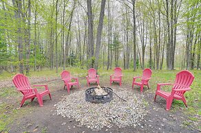 Pet-friendly Kalkaska Home ~ 19 Mi to Torch Lake!