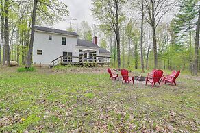 Pet-friendly Kalkaska Home ~ 19 Mi to Torch Lake!