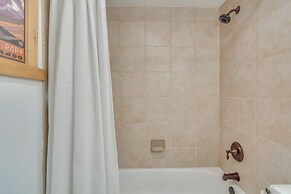 Convenient Winter Park Condo - 3 Mi to Resort!